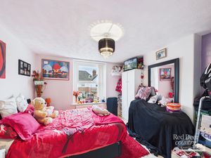 Bedroom- click for photo gallery